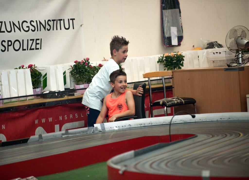 2017-06-02 2017_06_02 UI Slot Car Rennen @ LPD Wien027