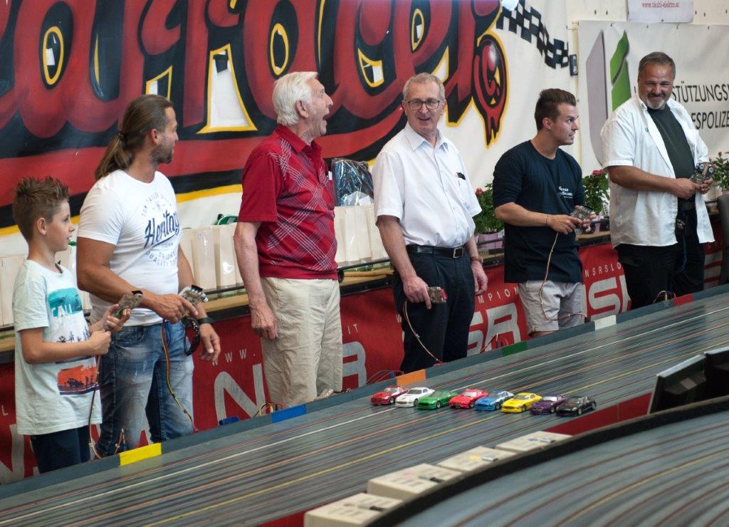 2017-06-02 2017_06_02 UI Slot Car Rennen @ LPD Wien036
