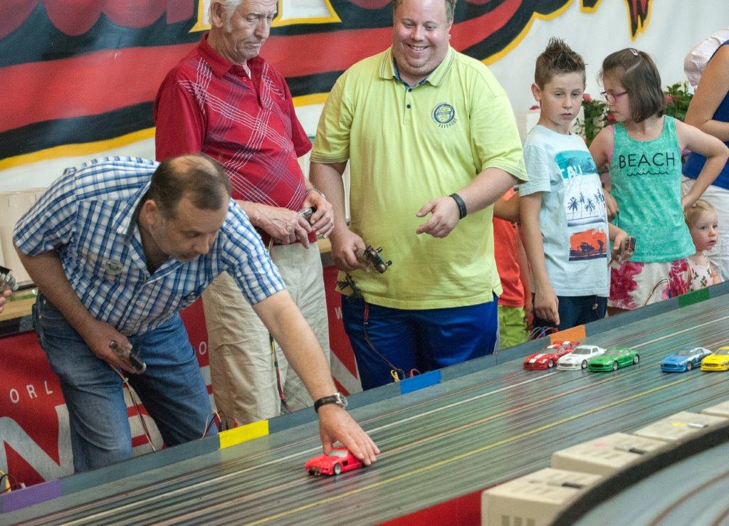2017-06-02 2017_06_02 UI Slot Car Rennen @ LPD Wien094