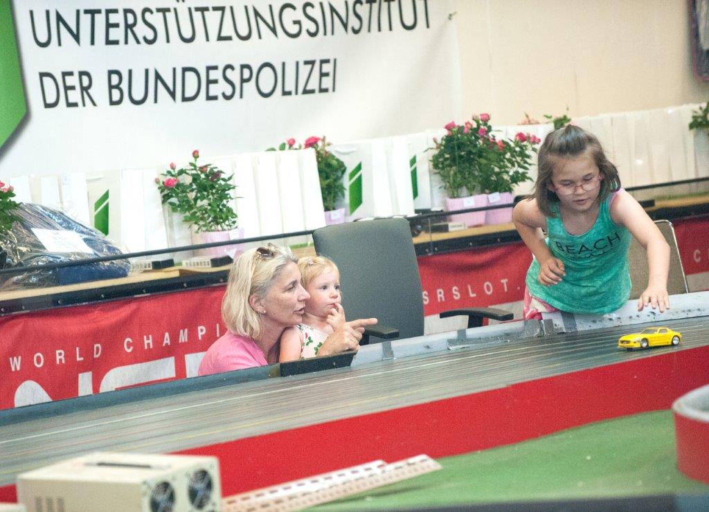 2017-06-02 2017_06_02 UI Slot Car Rennen @ LPD Wien147
