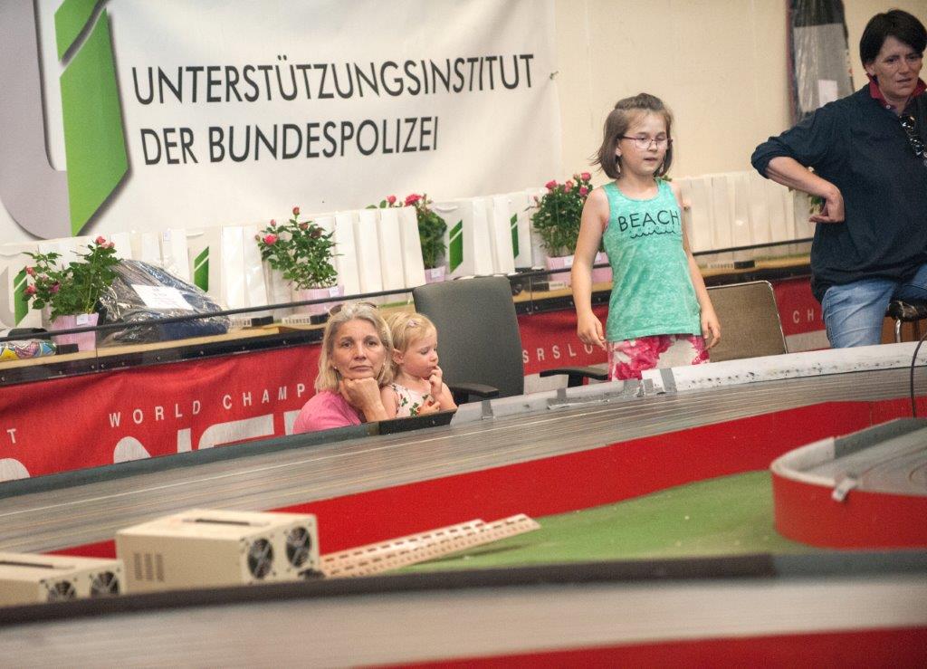 2017-06-02 2017_06_02 UI Slot Car Rennen @ LPD Wien148