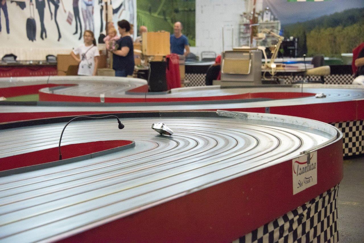 2018-06-15 UI Slot Car Rennen 076 @ Gerhartl-Sinzinger Dietmar.jpg