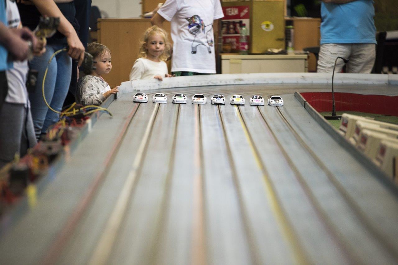 2018-06-15 UI Slot Car Rennen 116 @ Gerhartl-Sinzinger Dietmar.jpg
