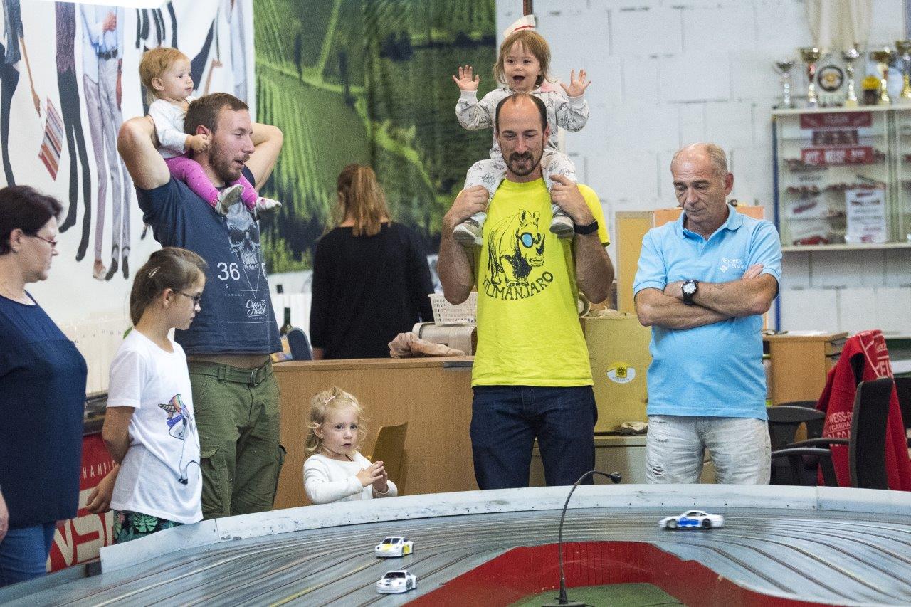 2018-06-15 UI Slot Car Rennen 127 @ Gerhartl-Sinzinger Dietmar.jpg