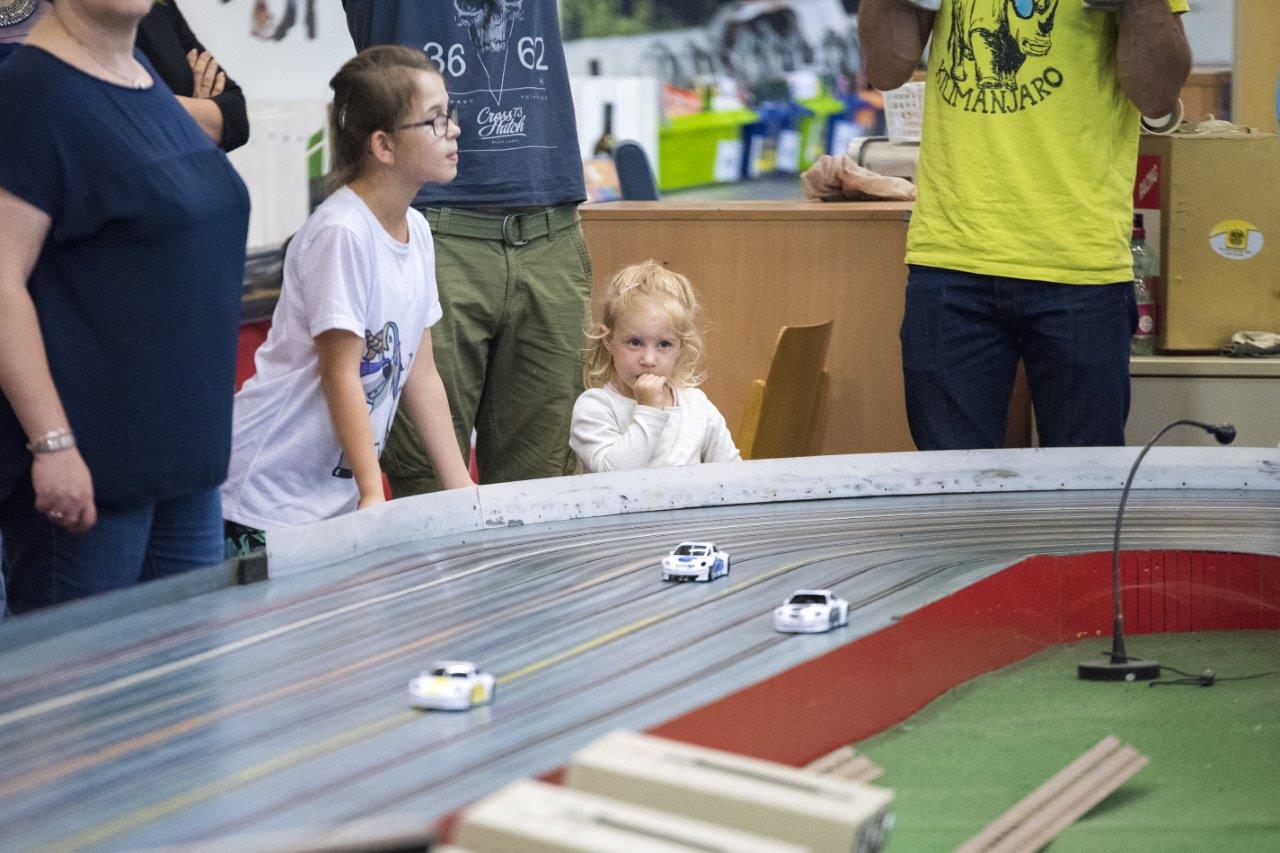 2018-06-15 UI Slot Car Rennen 131 @ Gerhartl-Sinzinger Dietmar.jpg