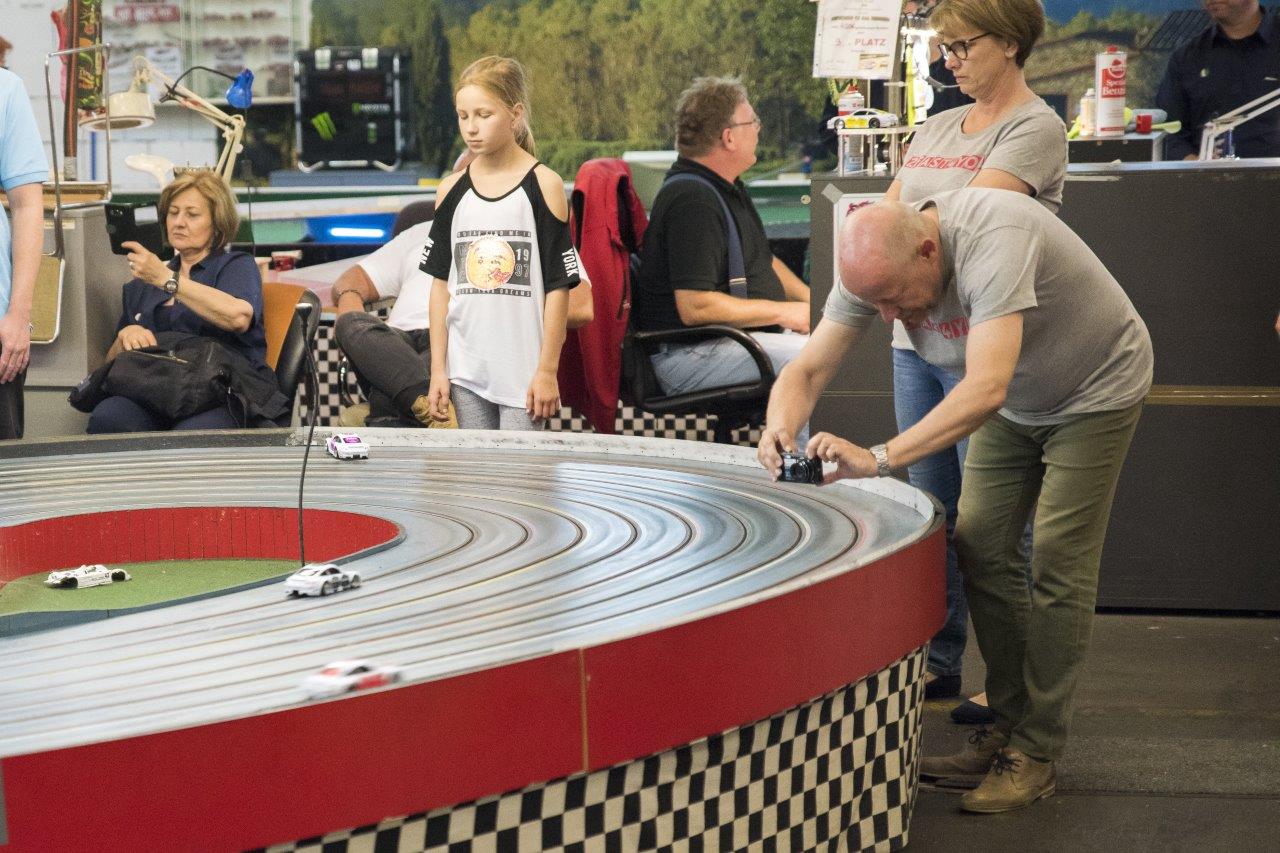 2018-06-15 UI Slot Car Rennen 150 @ Gerhartl-Sinzinger Dietmar.jpg