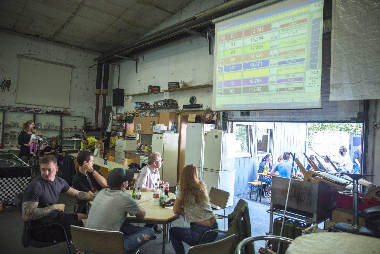 2018-06-15 UI Slot Car Rennen 155 @ Gerhartl-Sinzinger Dietmar.jpg