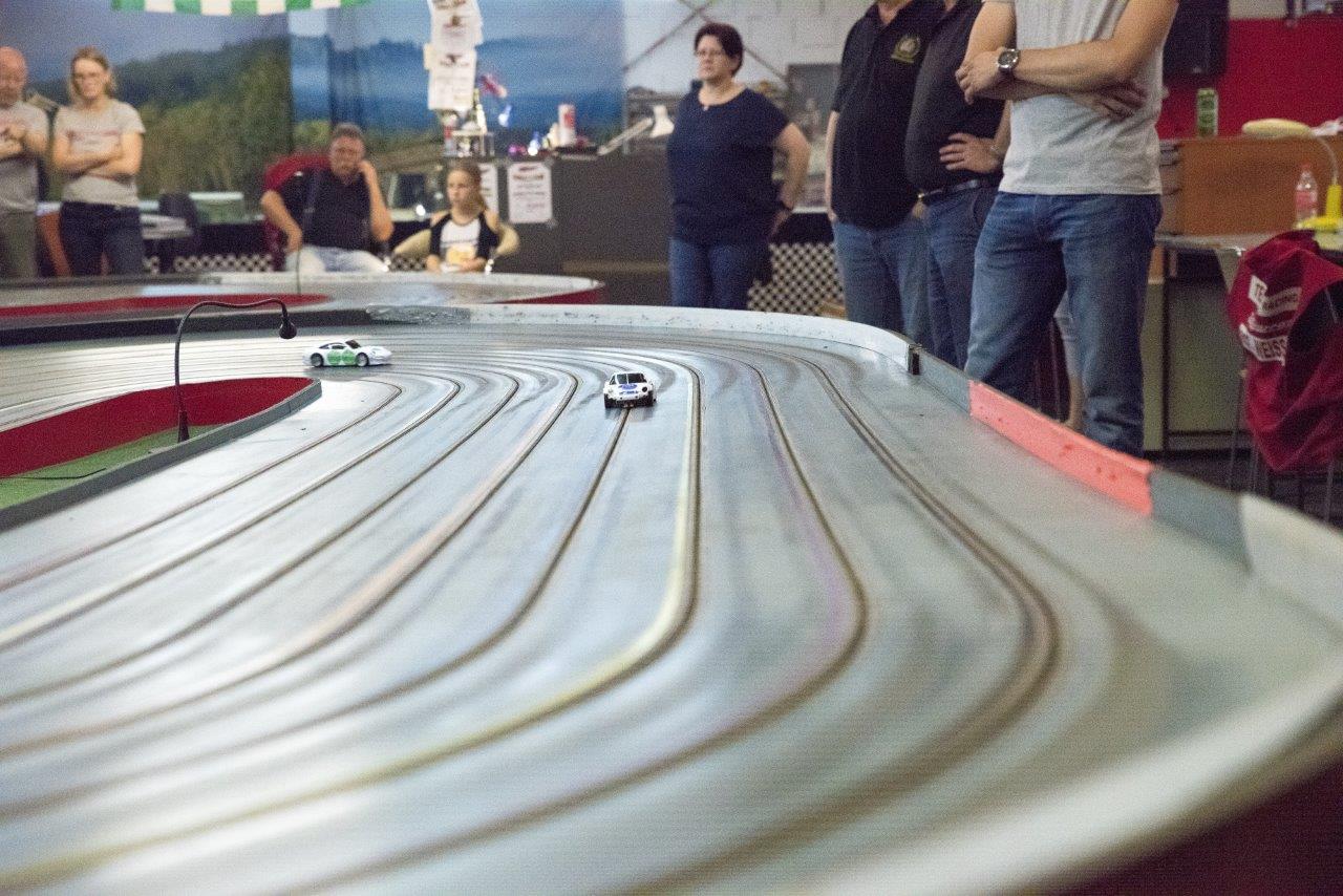 2018-06-15 UI Slot Car Rennen 189 @ Gerhartl-Sinzinger Dietmar.jpg
