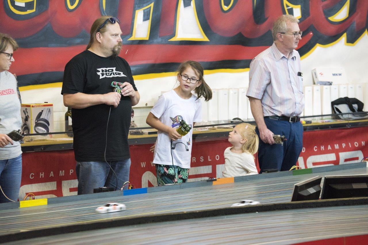 2018-06-15 UI Slot Car Rennen 198 @ Gerhartl-Sinzinger Dietmar.jpg
