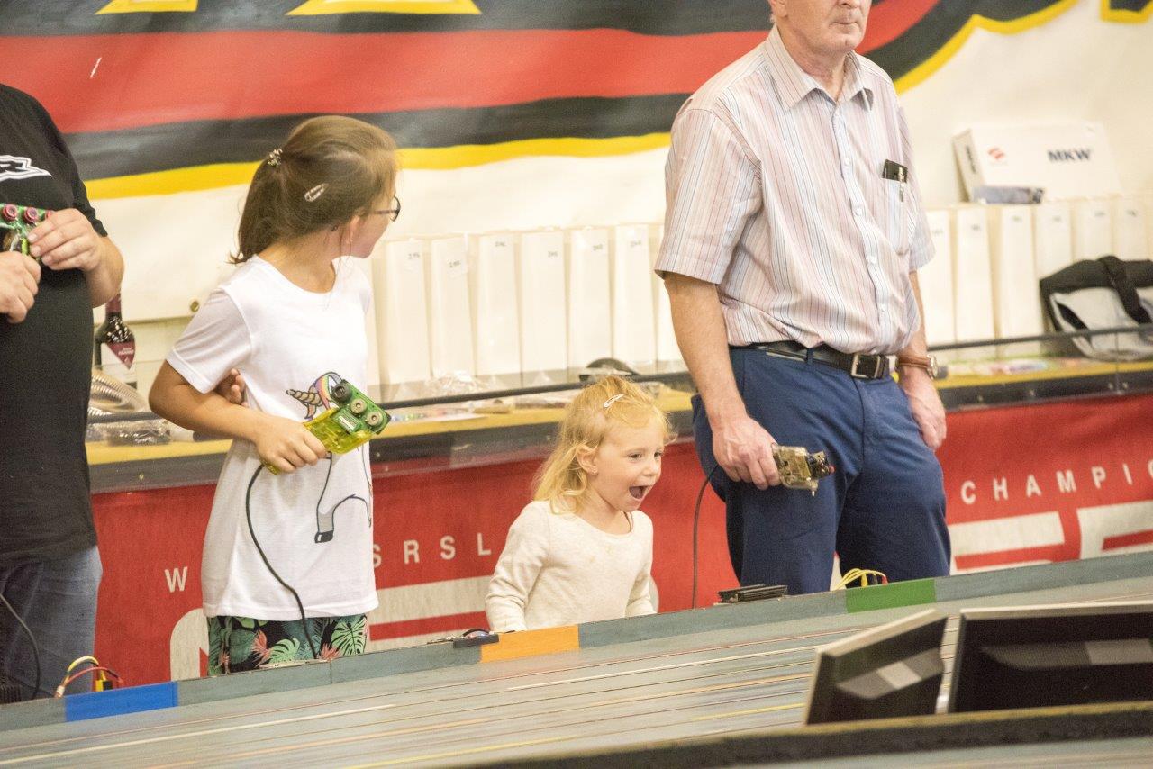 2018-06-15 UI Slot Car Rennen 201 @ Gerhartl-Sinzinger Dietmar.jpg