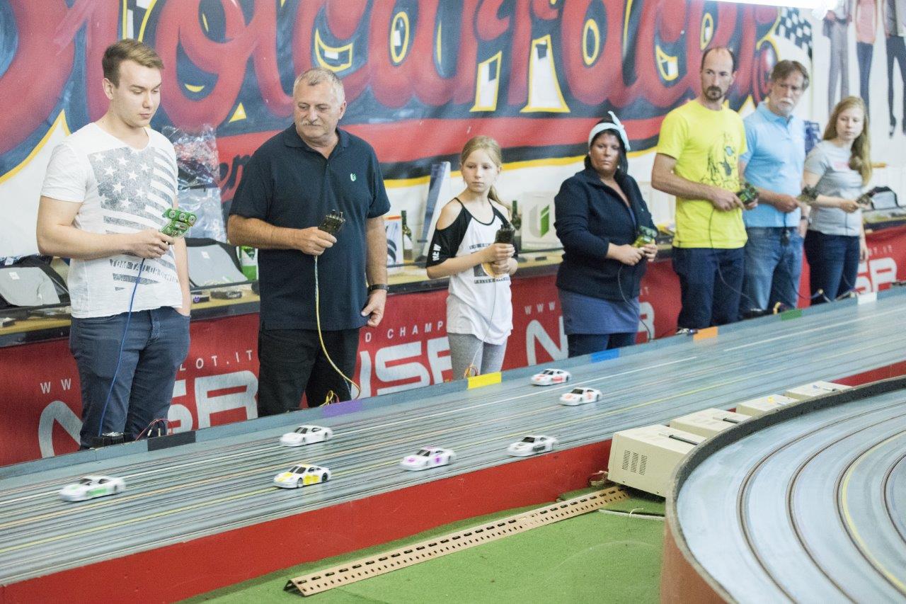 2018-06-15 UI Slot Car Rennen 281 @ Gerhartl-Sinzinger Dietmar.jpg