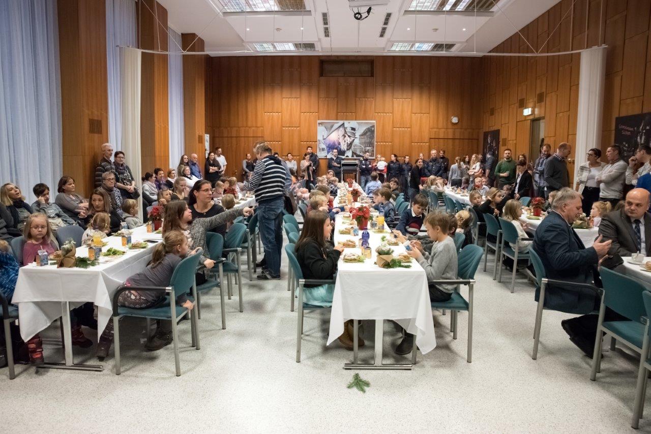 UI Kinderweihnachtsfeier 2017 21@Bernhard Elbe
